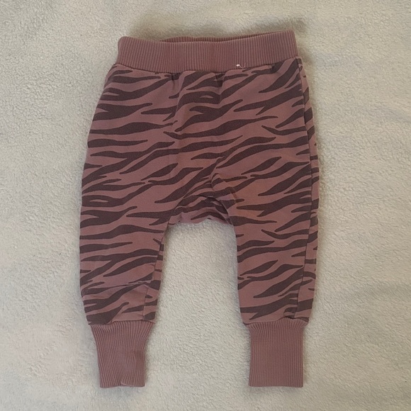 🌱 FREE WITH PURCHASE COTTON ON Plum and Black Zebra Joggers SIZE 12-18 MONTHS - Picture 1 of 3